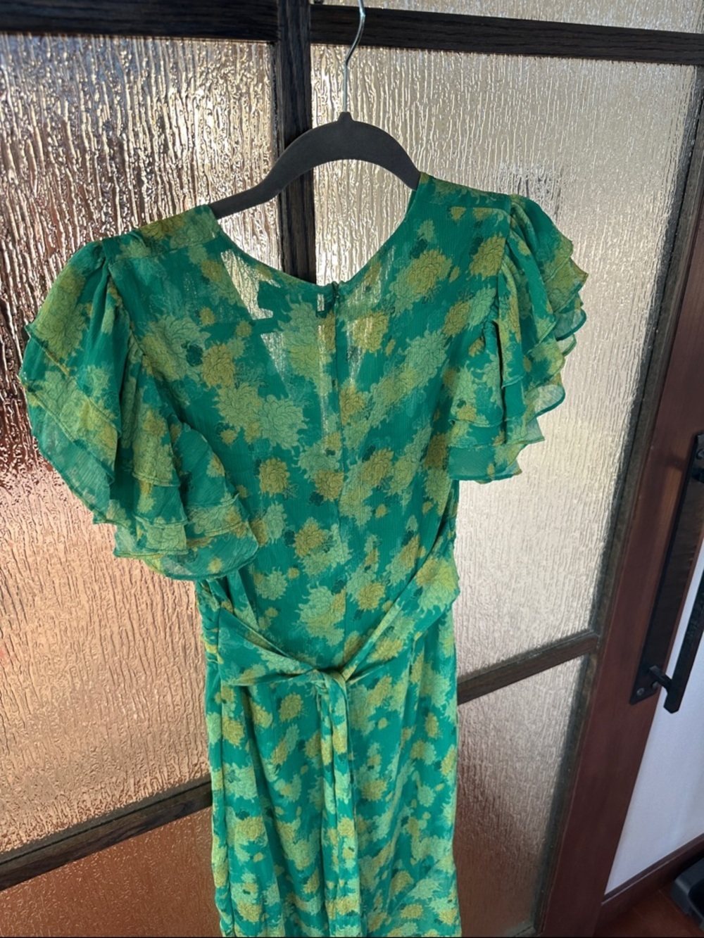 De La Vali 
Palmera Green Floral V-Neck Ruffle-Sleeve Maxi Dress size US 6. - Picture 10 of 12